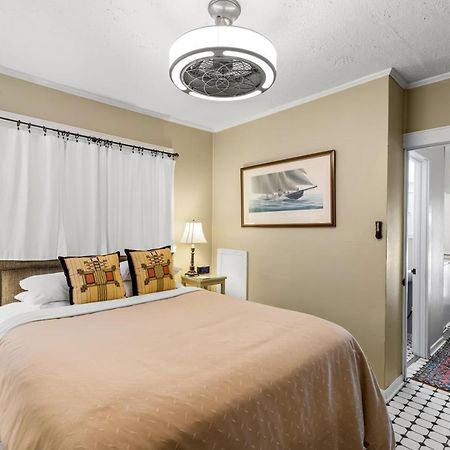 Charming 1923 Cottage At Erehwon Retreat Tampa Esterno foto