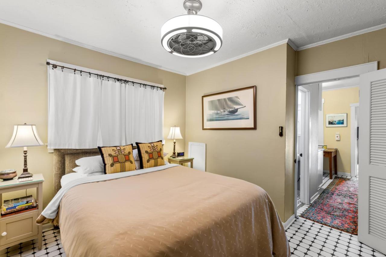 Charming 1923 Cottage At Erehwon Retreat Tampa Esterno foto